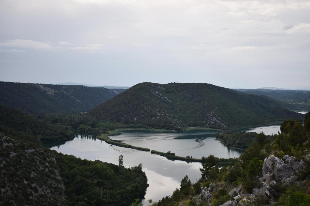 Отель Matanovi Dvori-Krka National Park Лозовац Экстерьер фото
