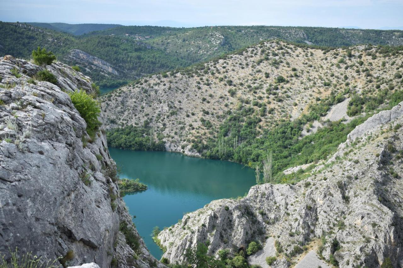 Отель Matanovi Dvori-Krka National Park Лозовац Экстерьер фото