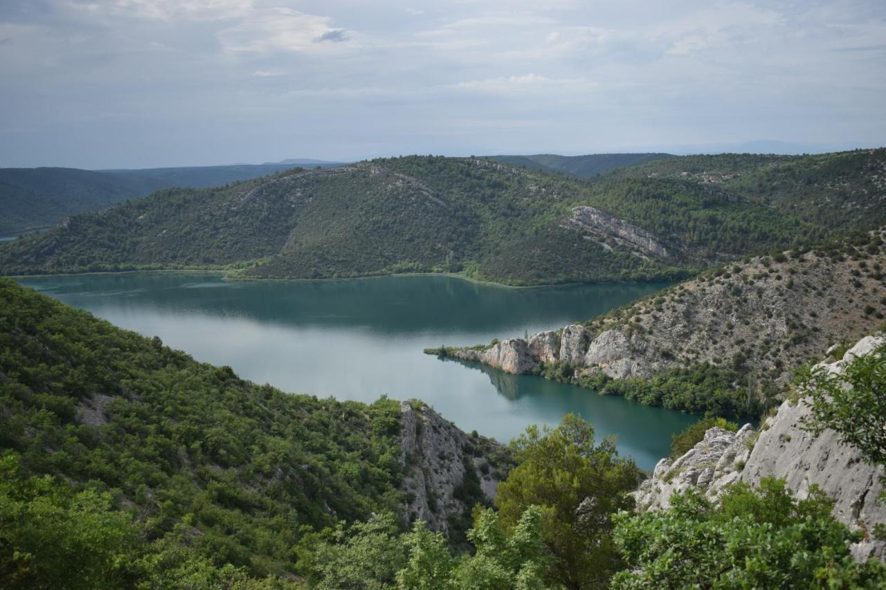 Отель Matanovi Dvori-Krka National Park Лозовац Экстерьер фото
