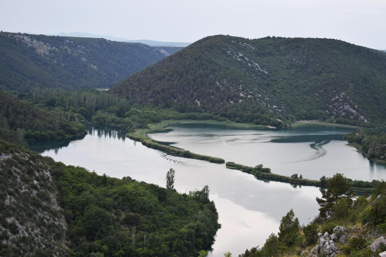 Отель Matanovi Dvori-Krka National Park Лозовац Экстерьер фото